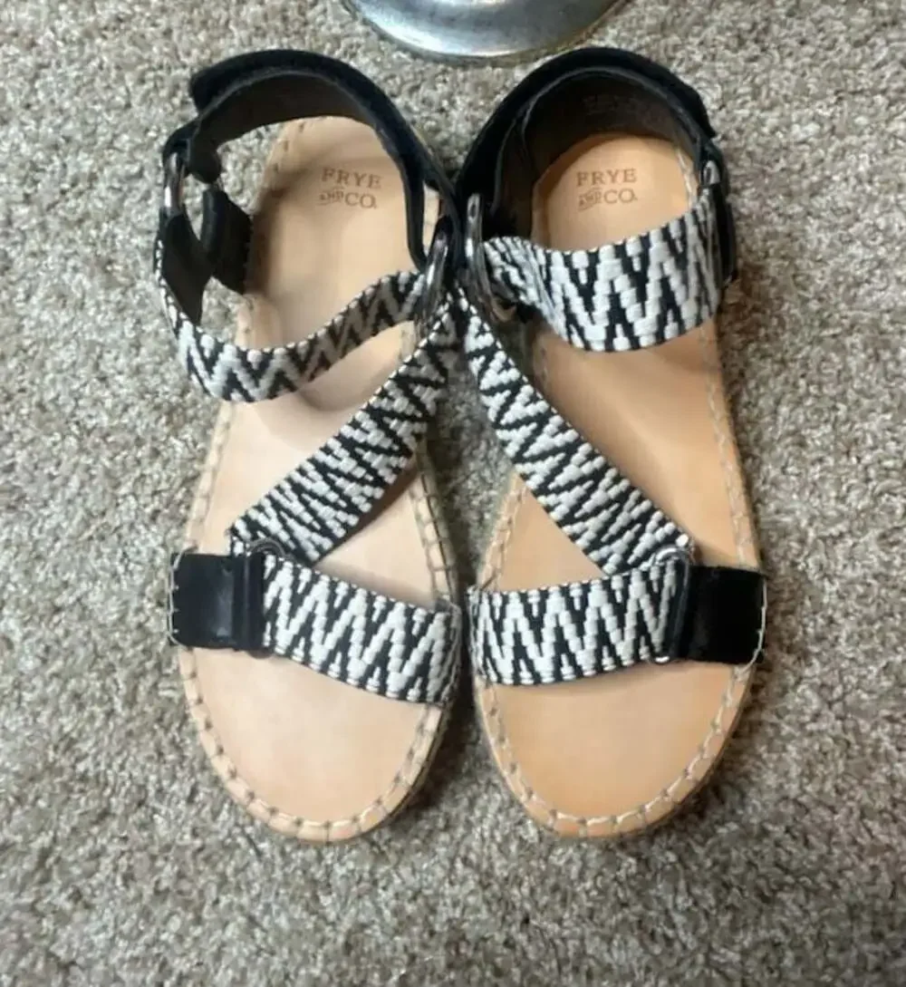 Frye and Co. Black and White Woven Espadrille Sandals Size 8M